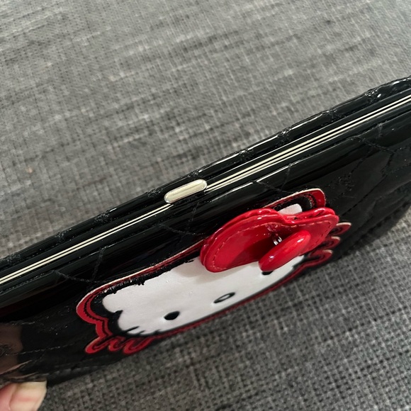 Hello Kitty Loungefly Patent Leather wallet - Picture 2 of 7
